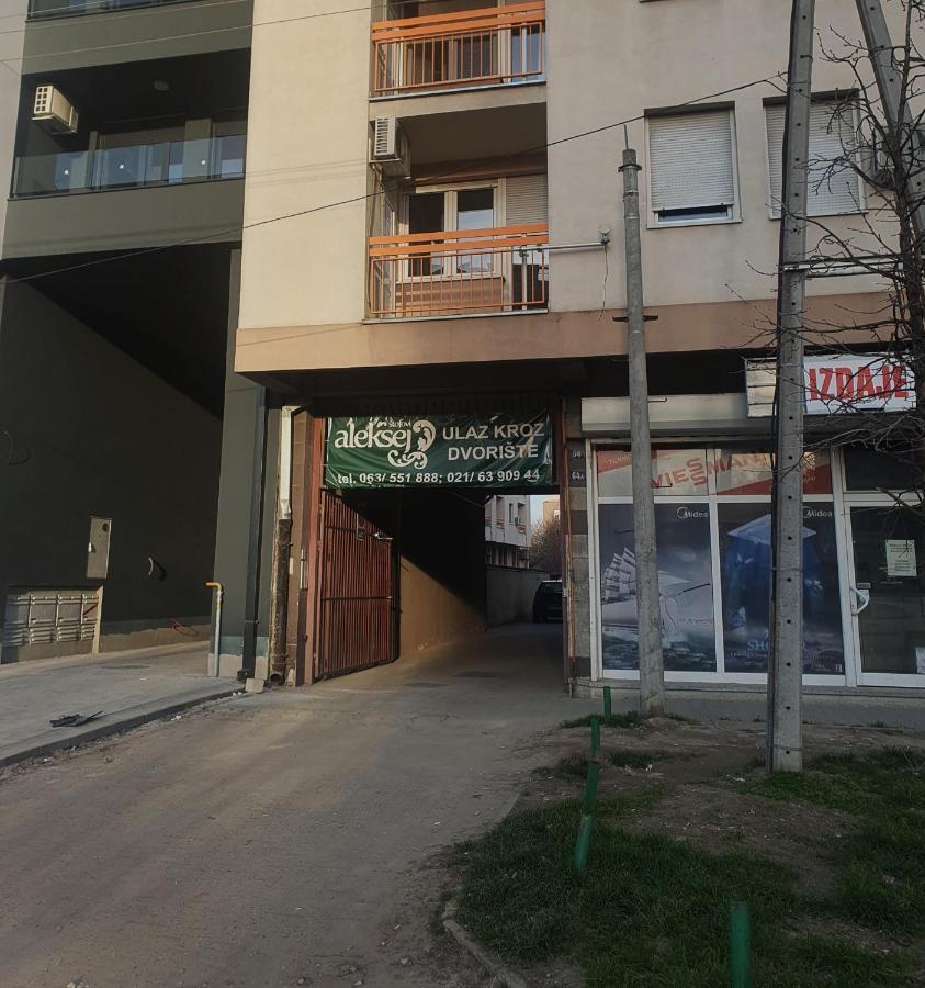 Apartman 64 - Besplatan Parking Za Goste Újvidék Kültér fotó